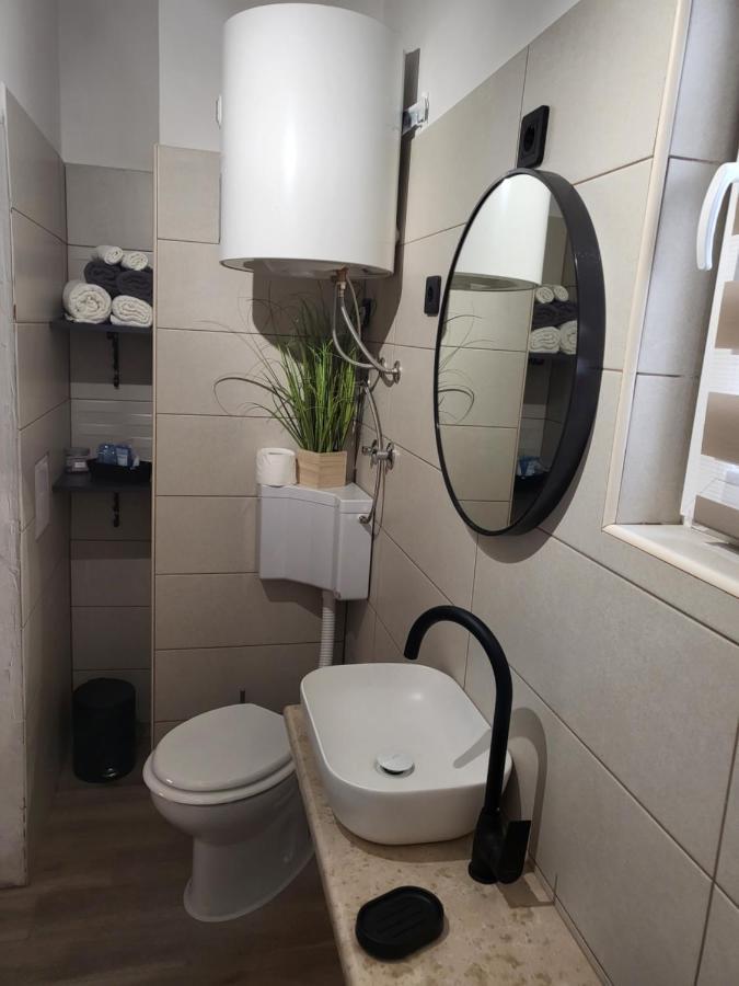 Licul Apartment Ровин Екстериор снимка