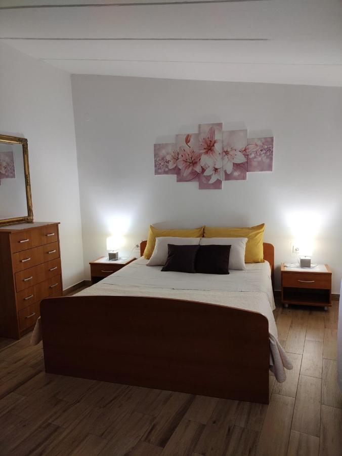 Licul Apartment Ровин Екстериор снимка
