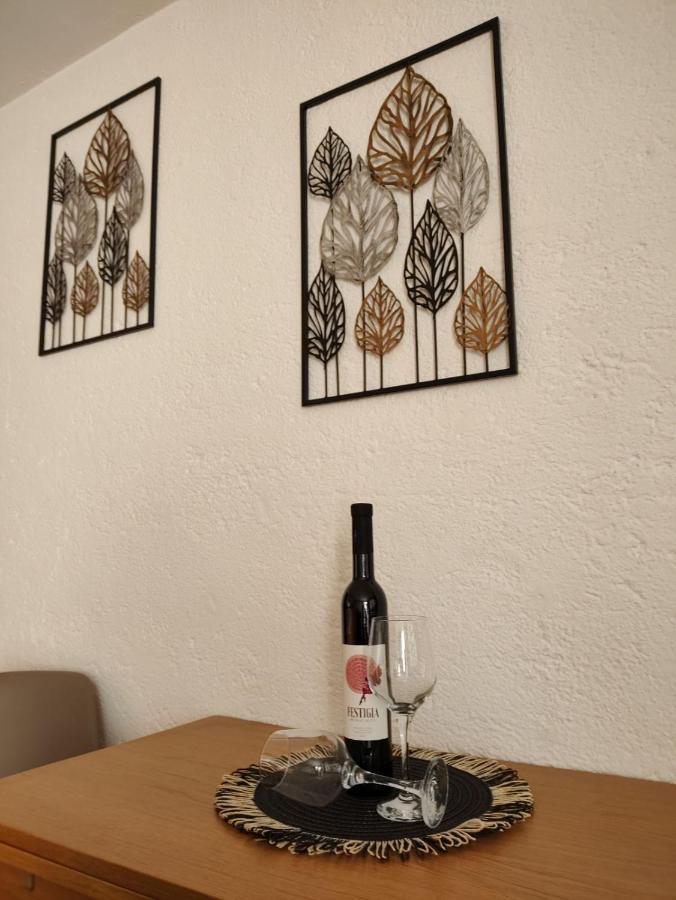 Licul Apartment Ровин Екстериор снимка